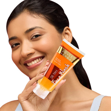 Jovees Herbal Detan Facewash For Glowing and Clear Skin With Liquorice & bearberry Ext. | Gentle Cleanser For Brighten, Even Tone and Hydrates Skin | Suitable for All Skin Types - 120ml